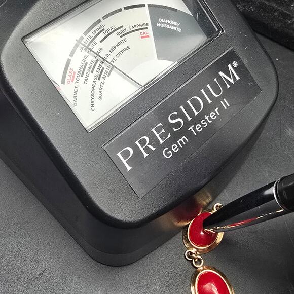 Vintage Red Jade Gold Tone Bracelet Oval Links Costume Jewelry - Picture 7 of 10